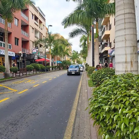 3 Bedrooms With Furnished Balcony And Wifi At Arona أرونا